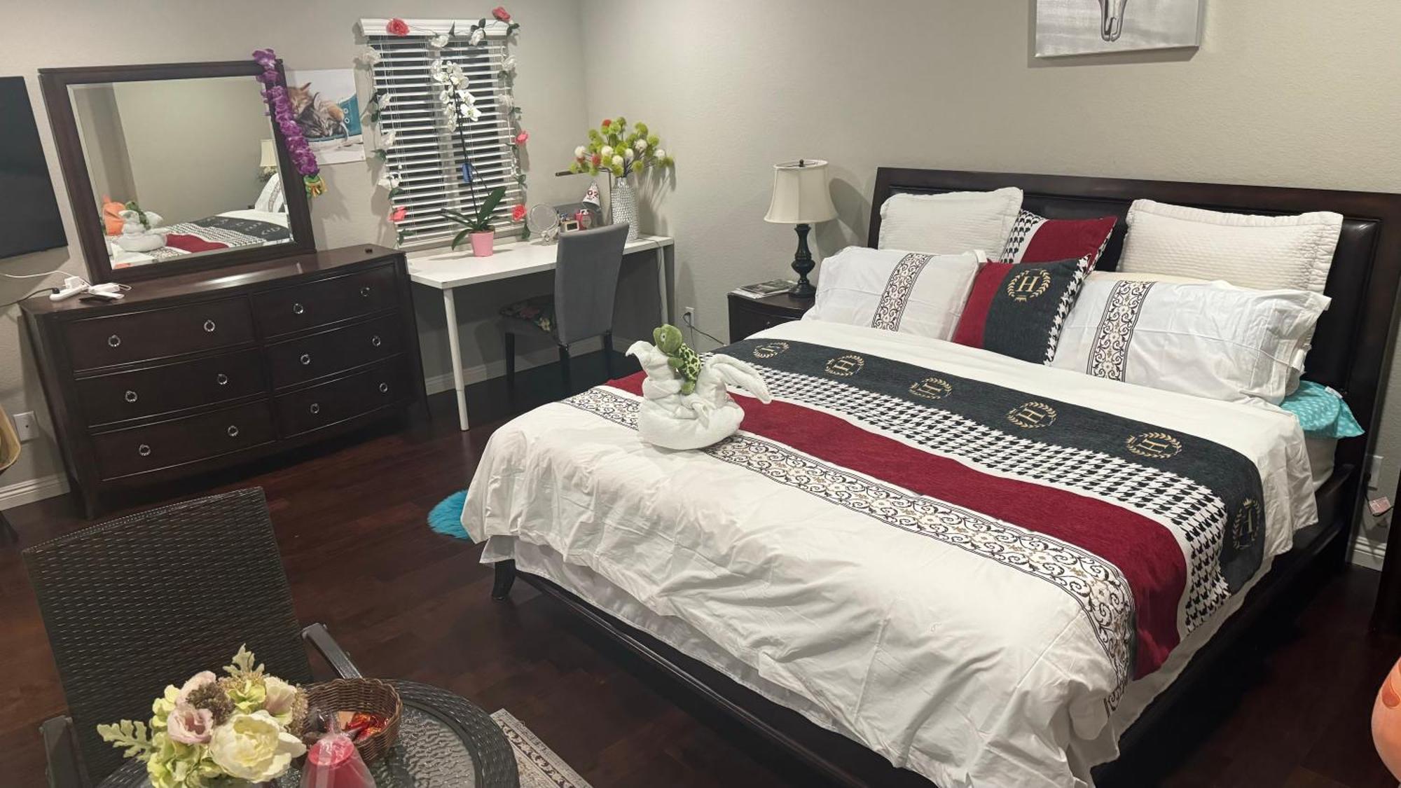 King Bed Big Room Chino Hills Eksteriør bilde