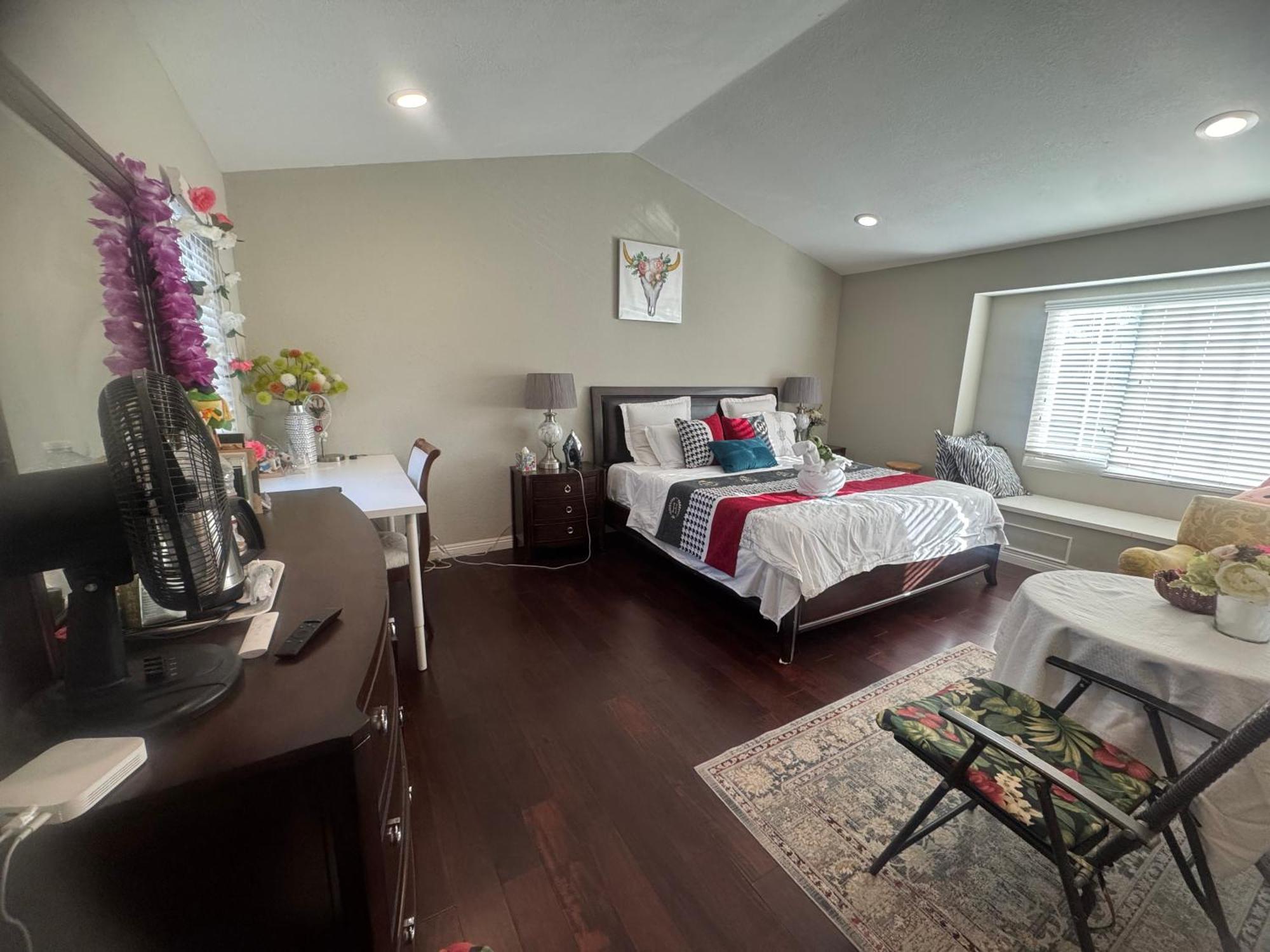 King Bed Big Room Chino Hills Eksteriør bilde